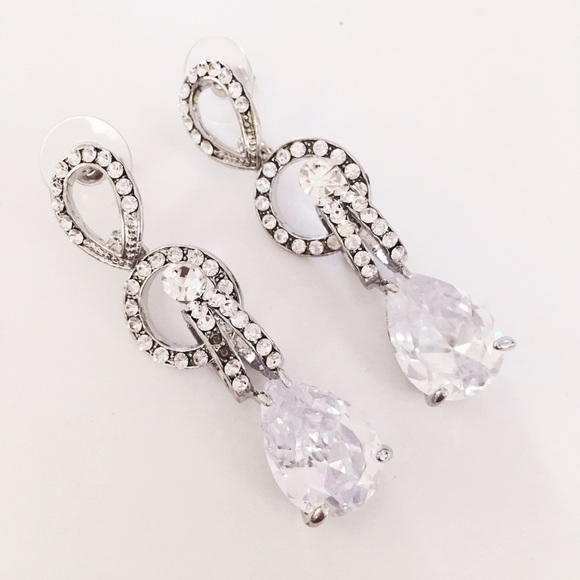 Last 1!  Giant CZ Stone Chandelier Earrings - Picture 1 of 1
